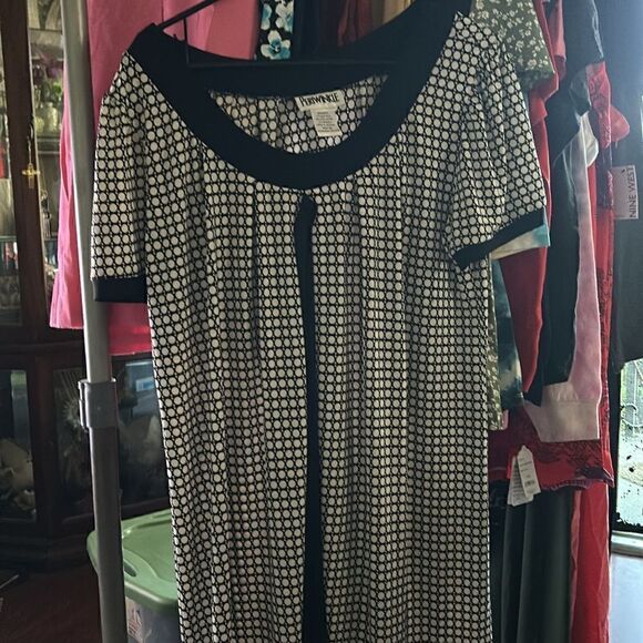 Dress    - Picture 6 of 10